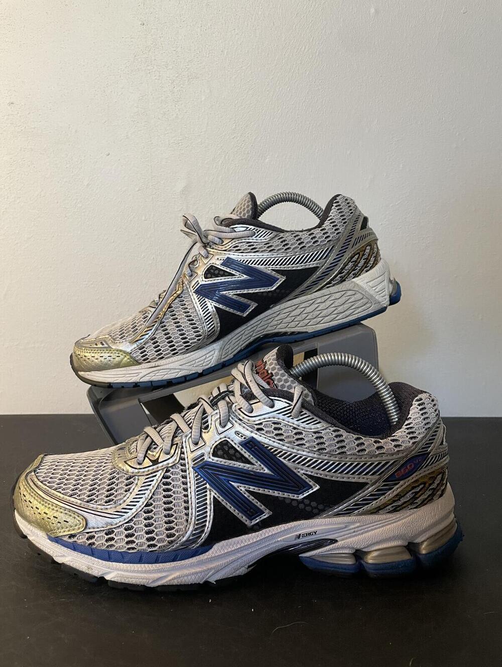 NEW BALANCE 860 V2